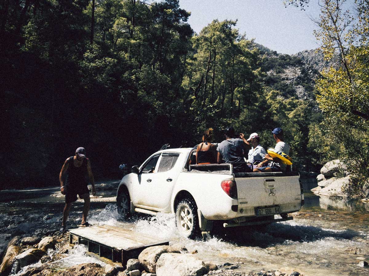 Truck Bed Slides: Types, Advantages, and Disadvantages