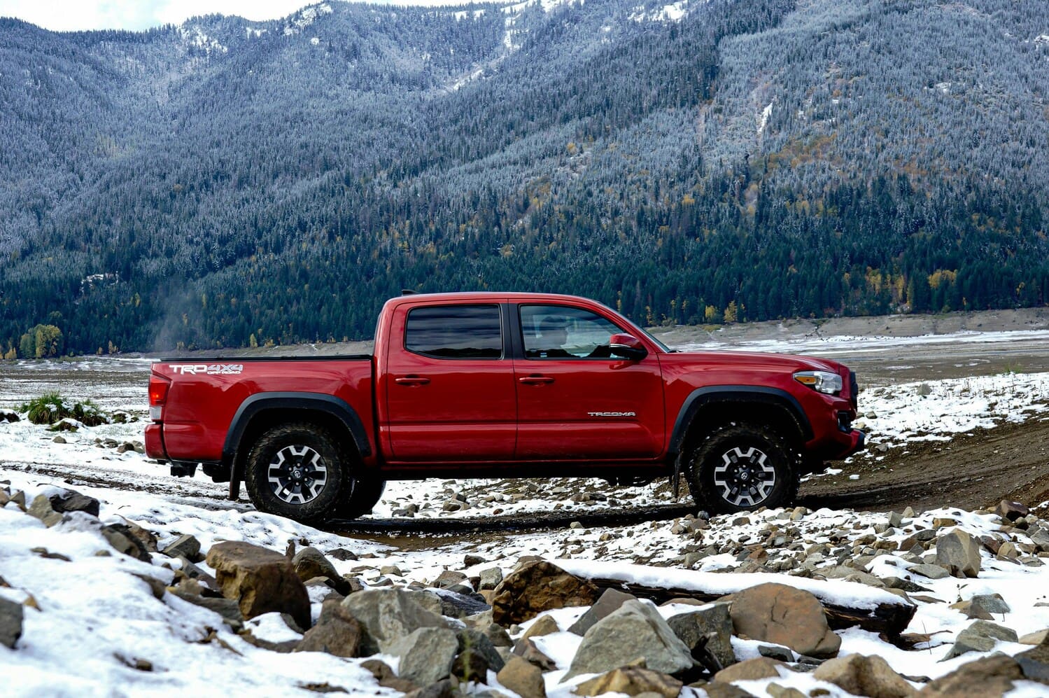 Installing a Steel Truck Cap: What to Expect